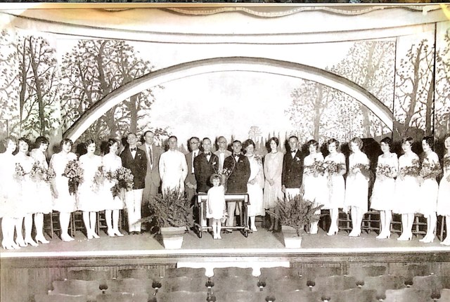 The 1928 LHS graduating class